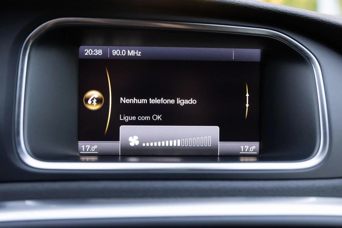 volvo-v40-2014-diesel-1560cc