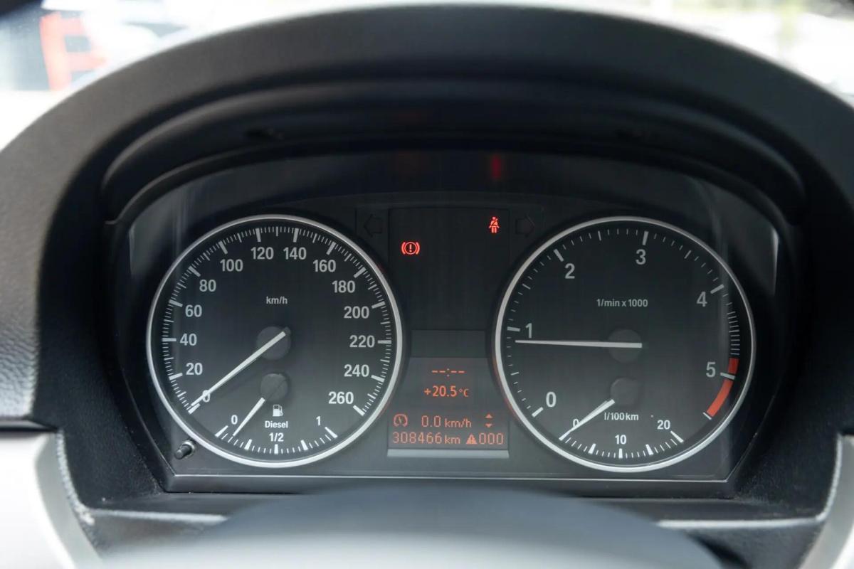 bmw-serie-3-318-d-2007-diesel-1995cc
