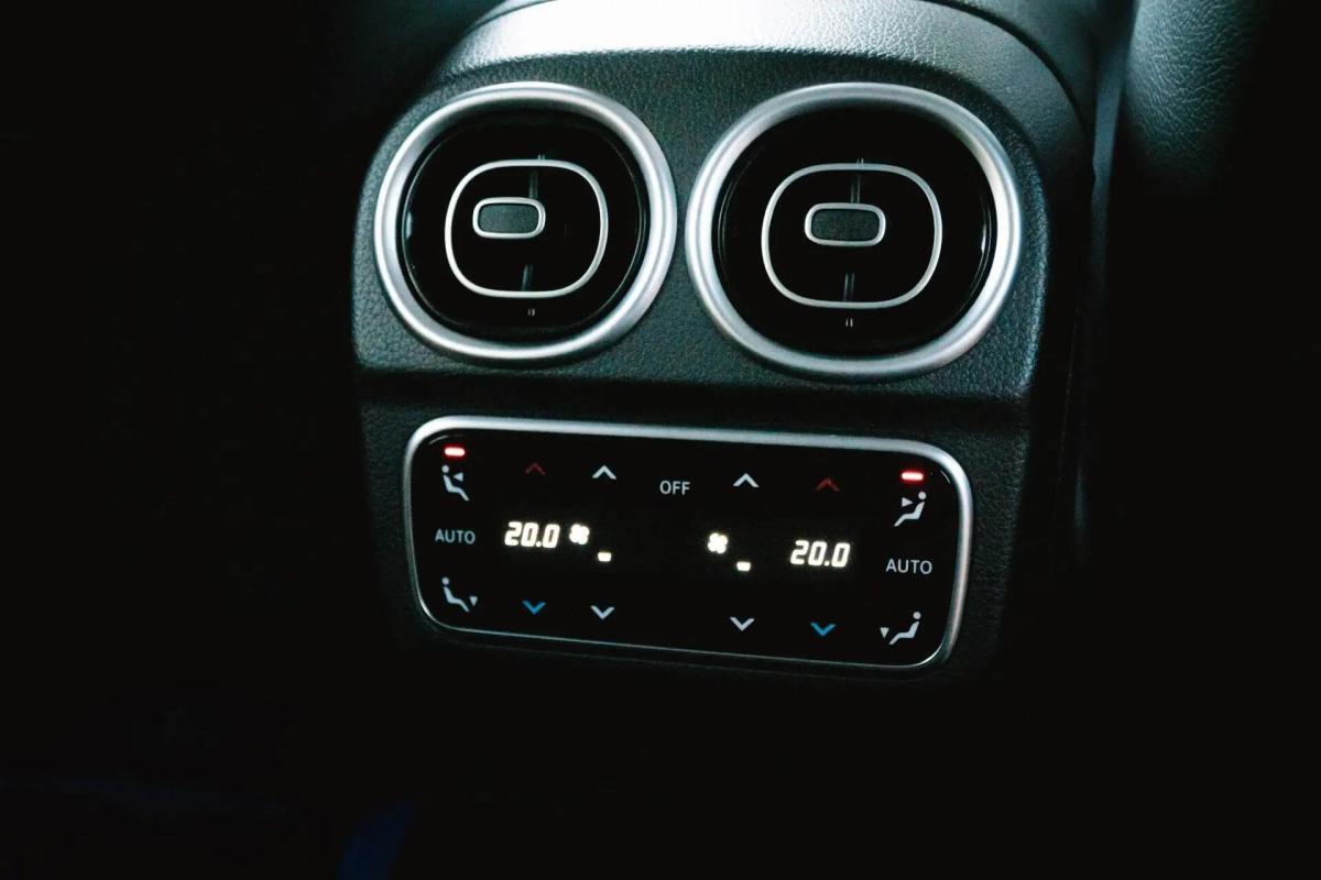 mercedes-benz-classe-c-2022-hibrido-a-gasolina-1999cc