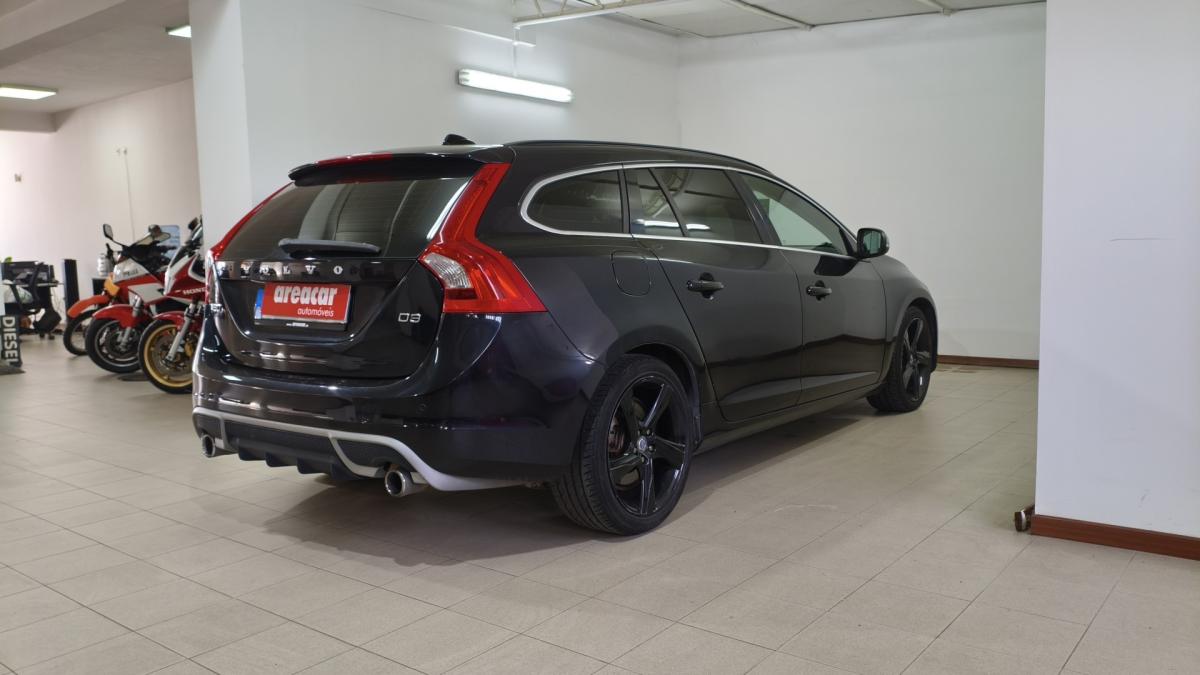 volvo-v60-2011-diesel-1984cc