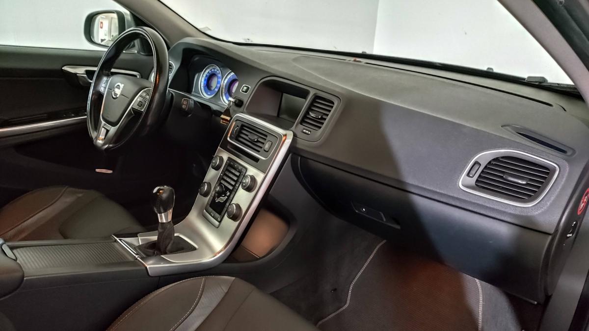 volvo-v60-2011-diesel-1984cc