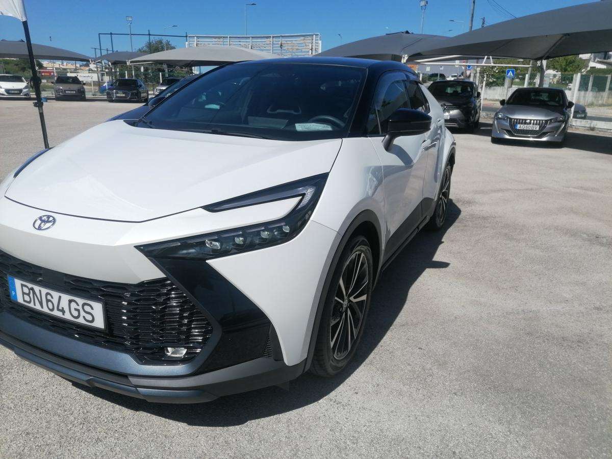 toyota-c-hr-2024-hibrido-a-gasolina-1987cc