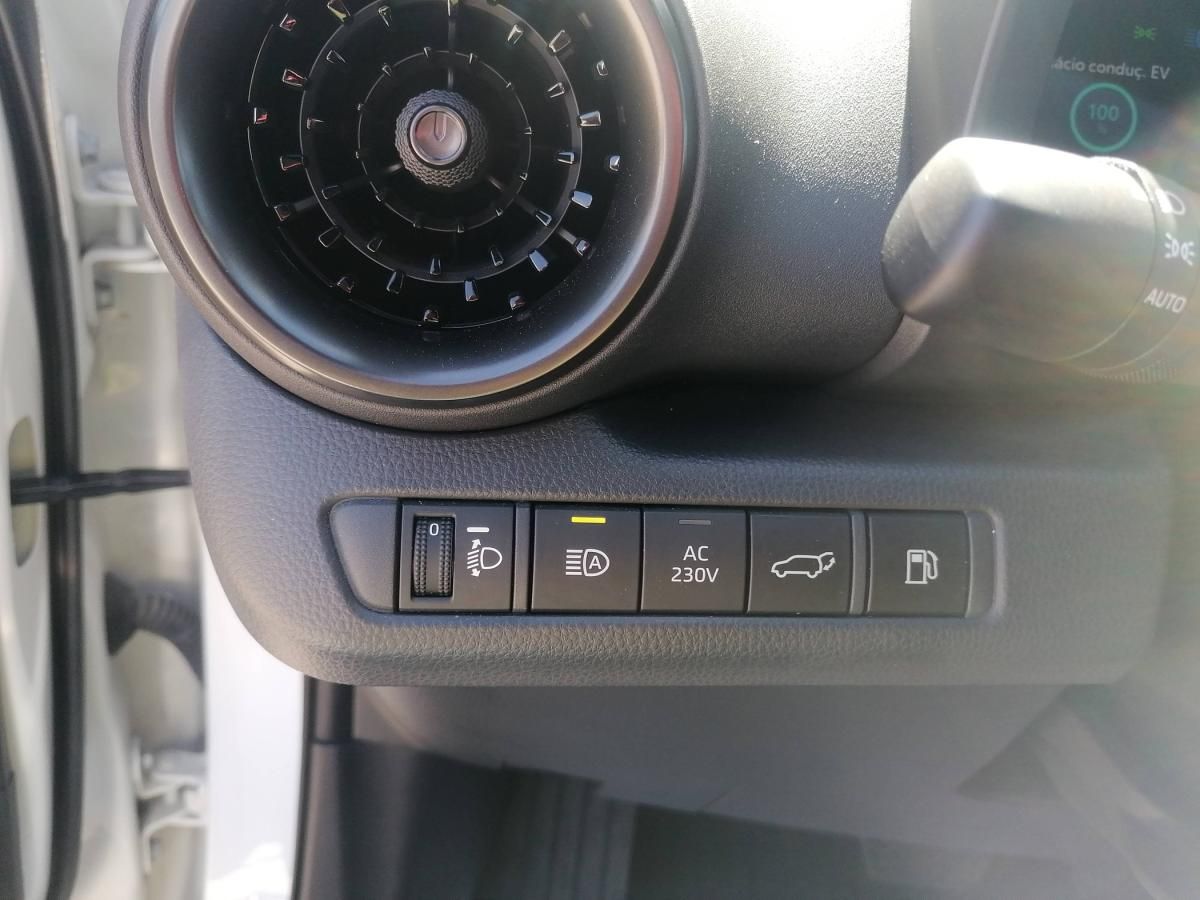 toyota-c-hr-2024-hibrido-a-gasolina-1987cc