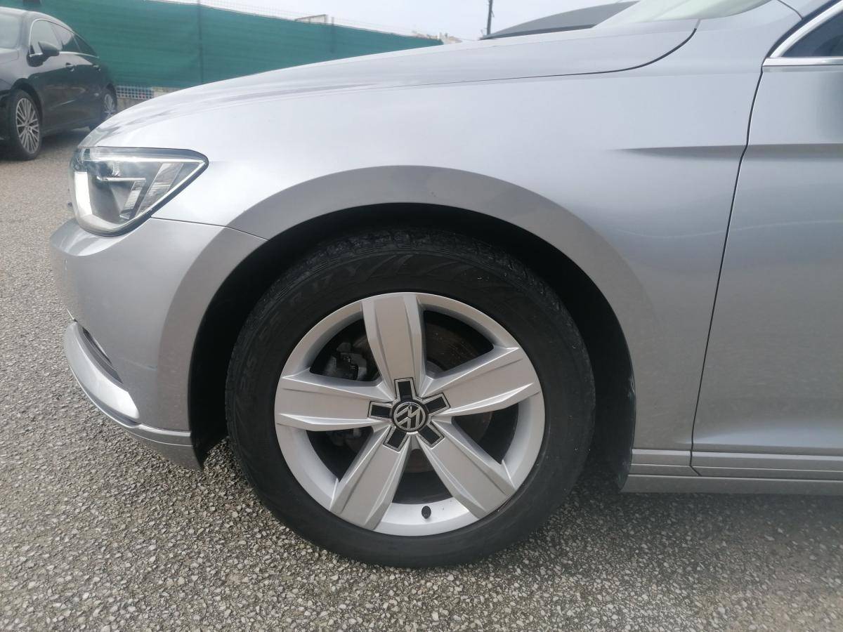 volkswagen-passat-variant-2018-diesel-1598cc
