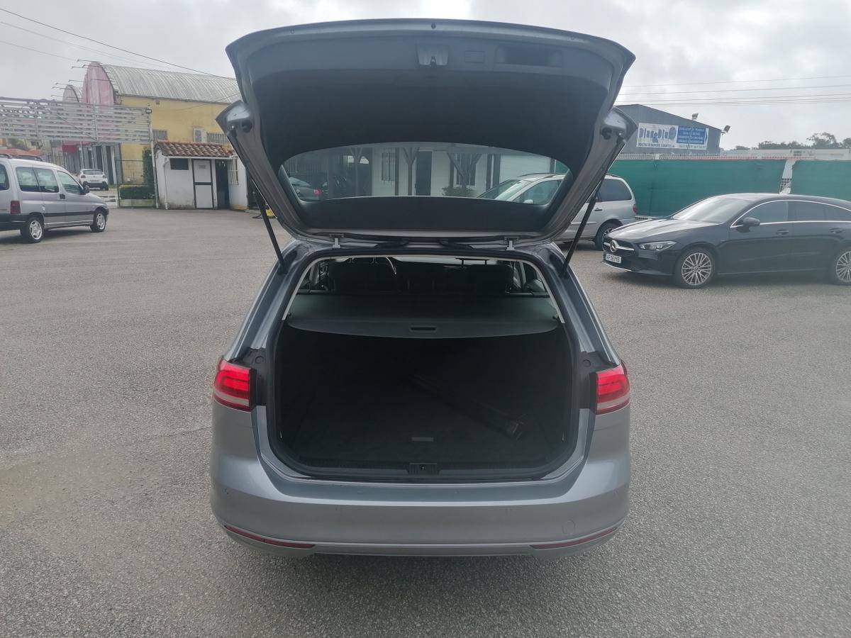 volkswagen-passat-variant-2018-diesel-1598cc