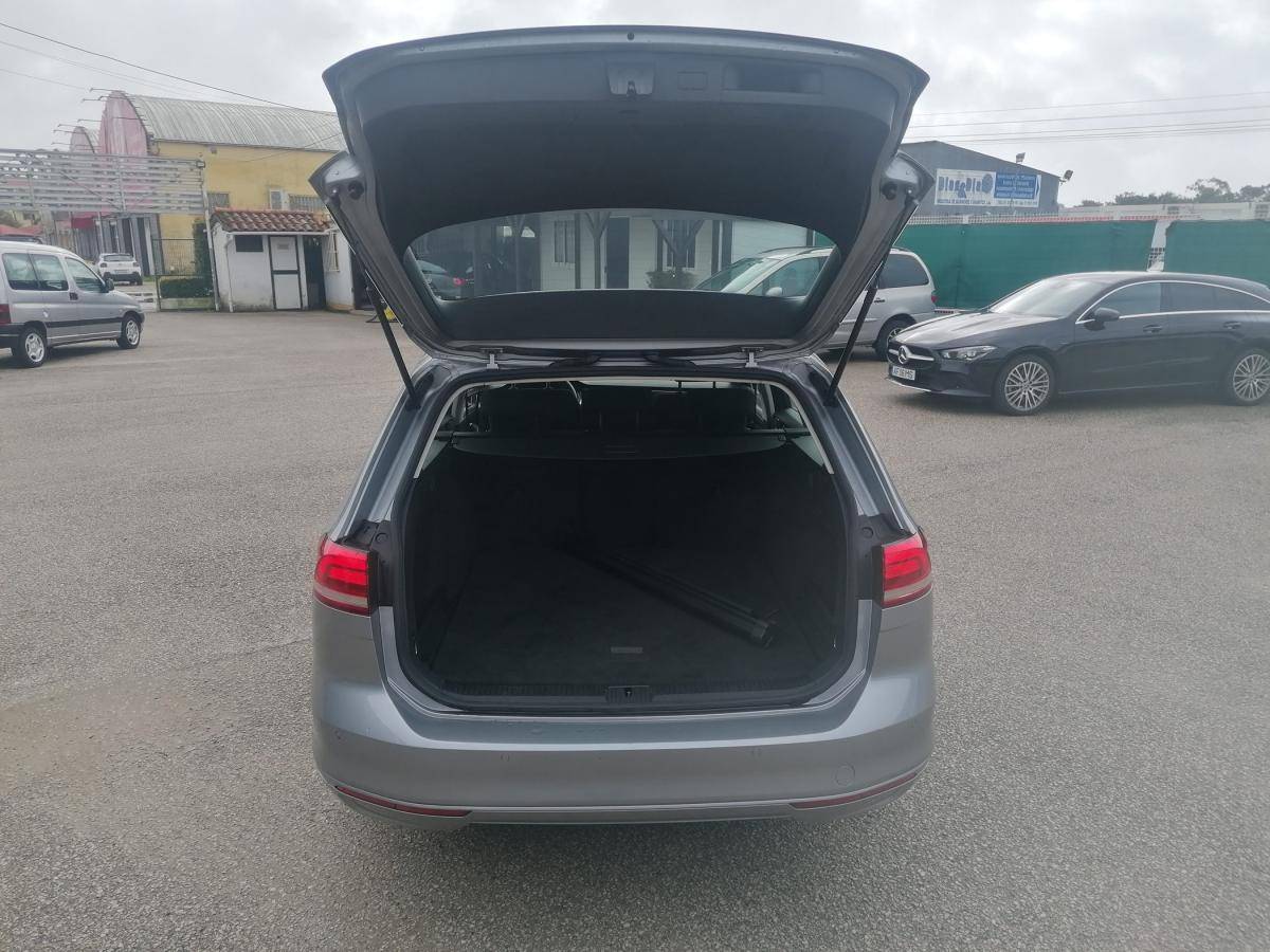 volkswagen-passat-variant-2018-diesel-1598cc