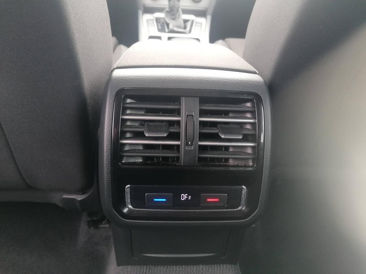 volkswagen-passat-variant-2018-diesel-1598cc