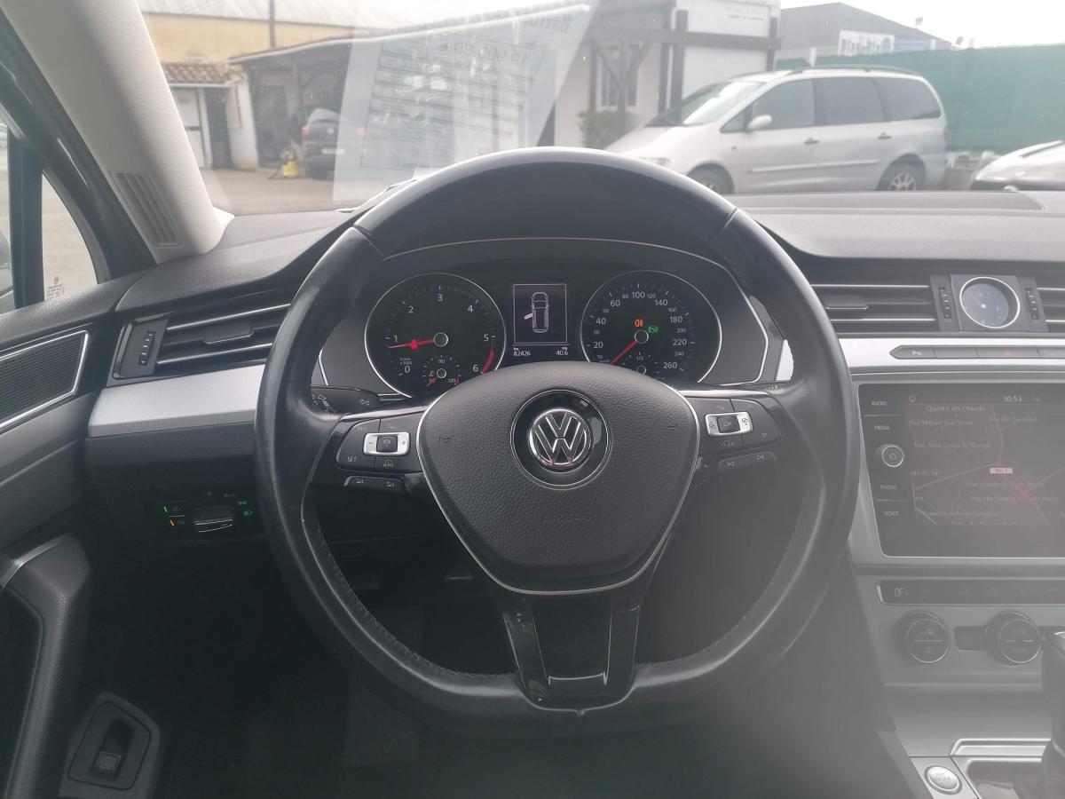 volkswagen-passat-variant-2018-diesel-1598cc