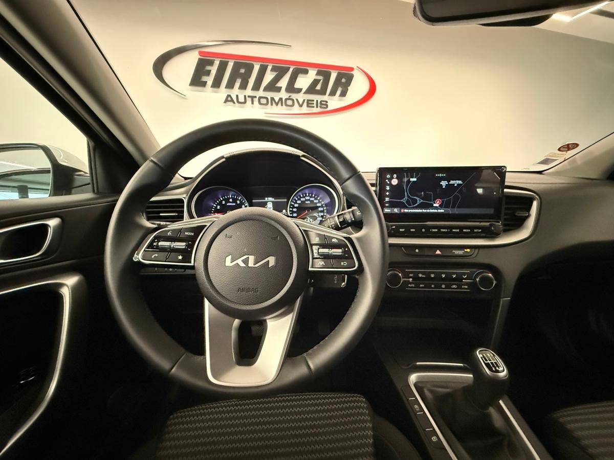 kia-xceed-2025-gasolina-998cc