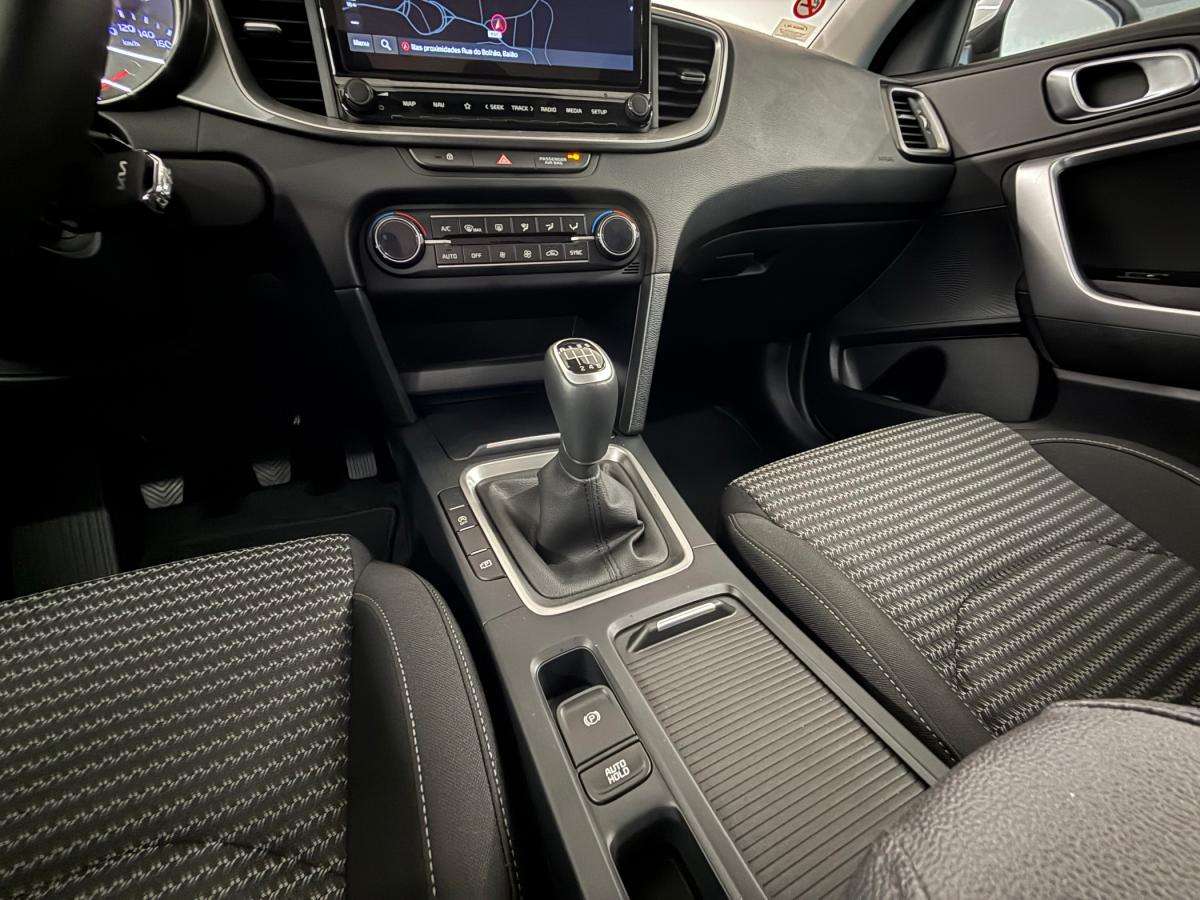 kia-xceed-2025-gasolina-998cc