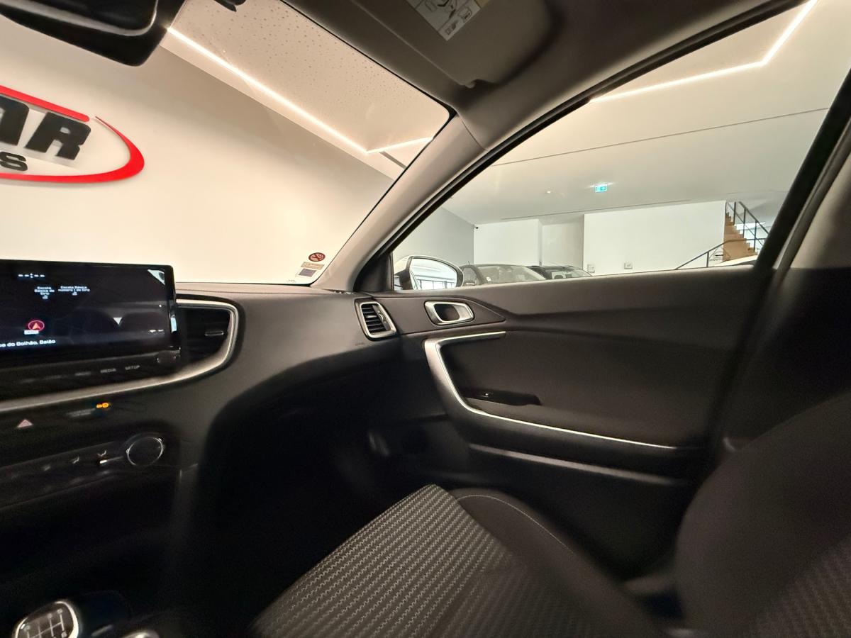 kia-xceed-2025-gasolina-998cc