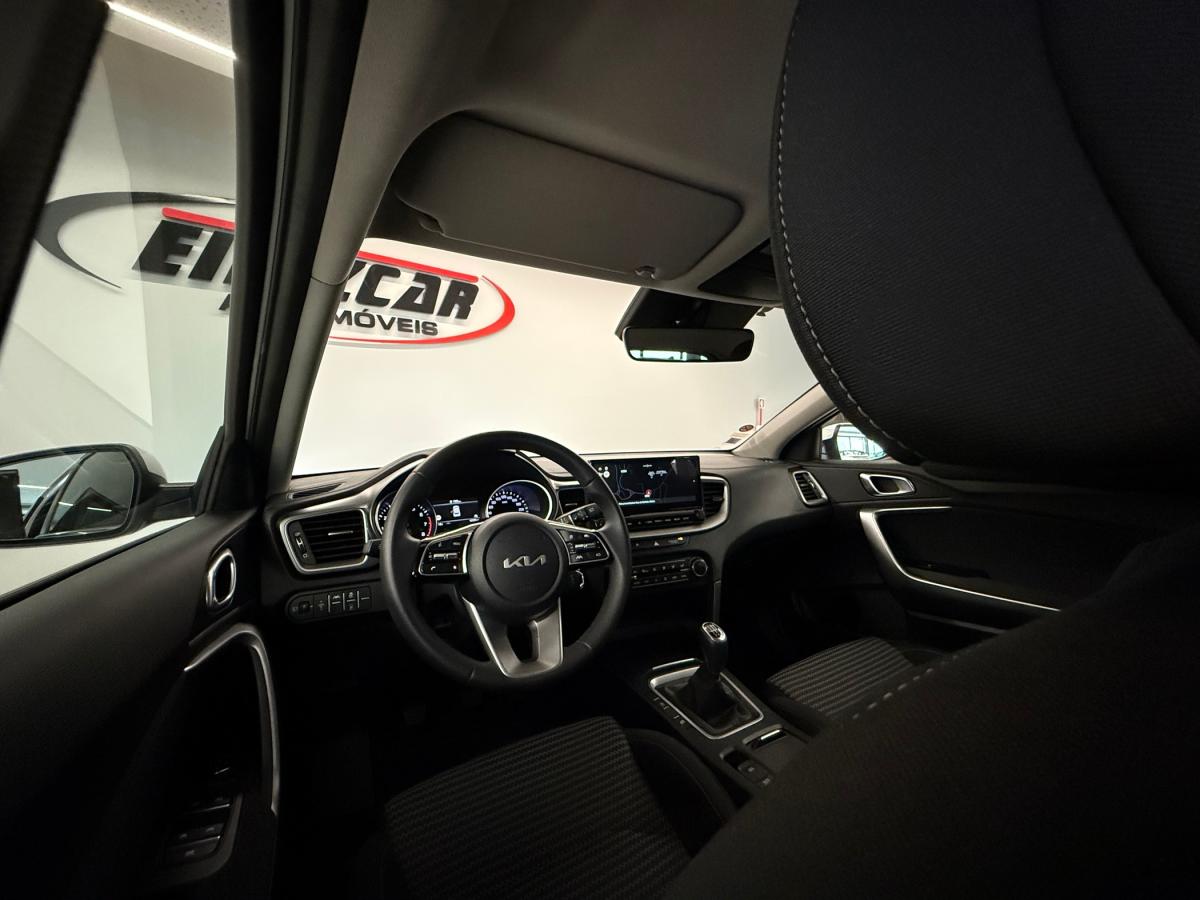 kia-xceed-2025-gasolina-998cc