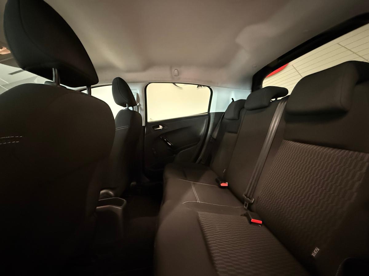 peugeot-208-2017-gasolina-1199cc