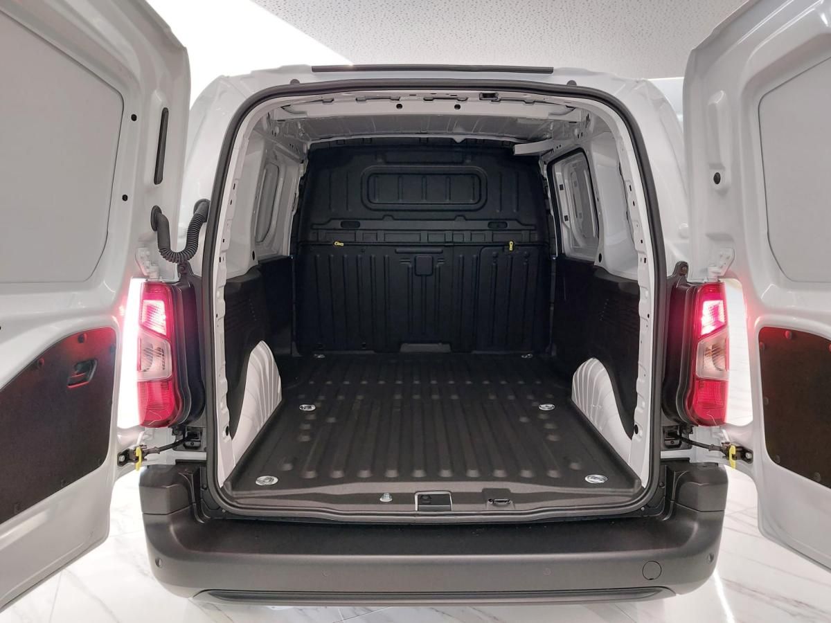 peugeot-partner-2023-diesel-1499cc