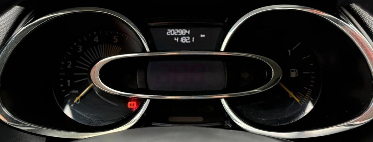 renault-clio-sport-tourer-2015-diesel-1461cc