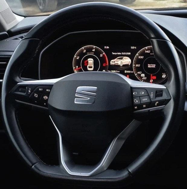 seat-leon-2023-diesel-1968cc