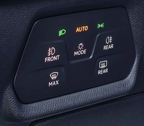 seat-leon-2023-diesel-1968cc