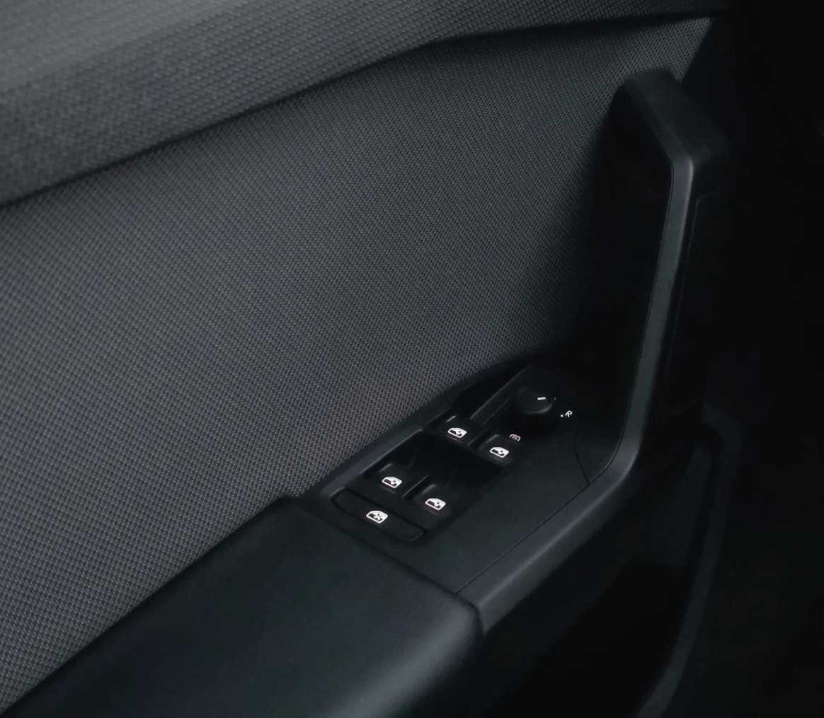 seat-leon-2023-diesel-1968cc