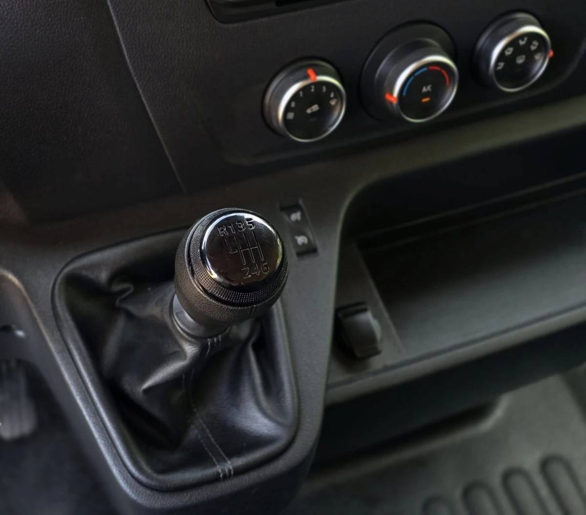 renault-master-2022-diesel-2299cc