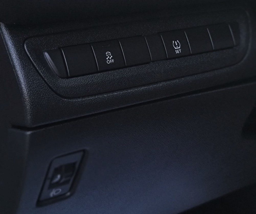 peugeot-208-2015-gasolina-999cc