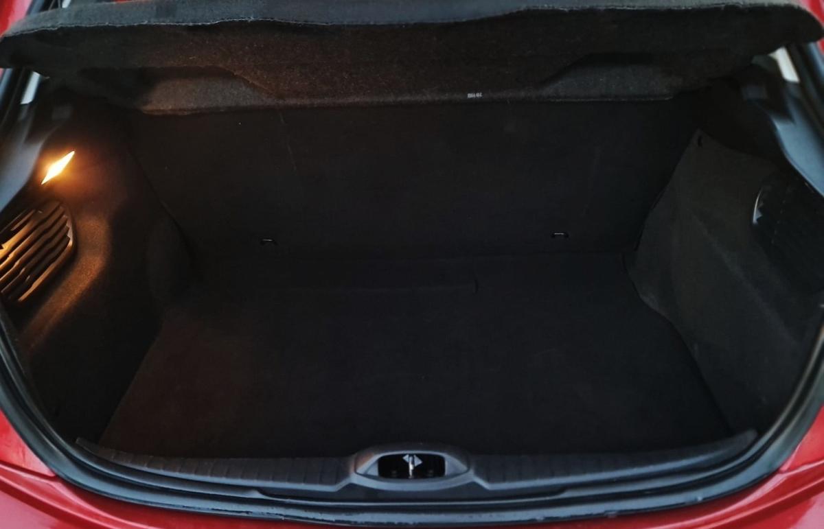 peugeot-208-2015-gasolina-999cc