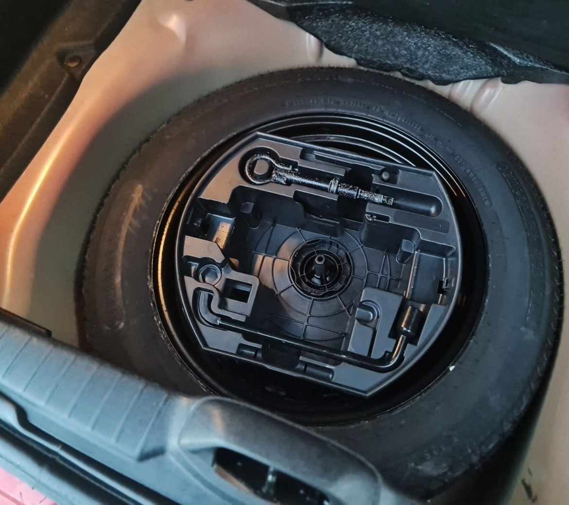 peugeot-208-2015-gasolina-999cc