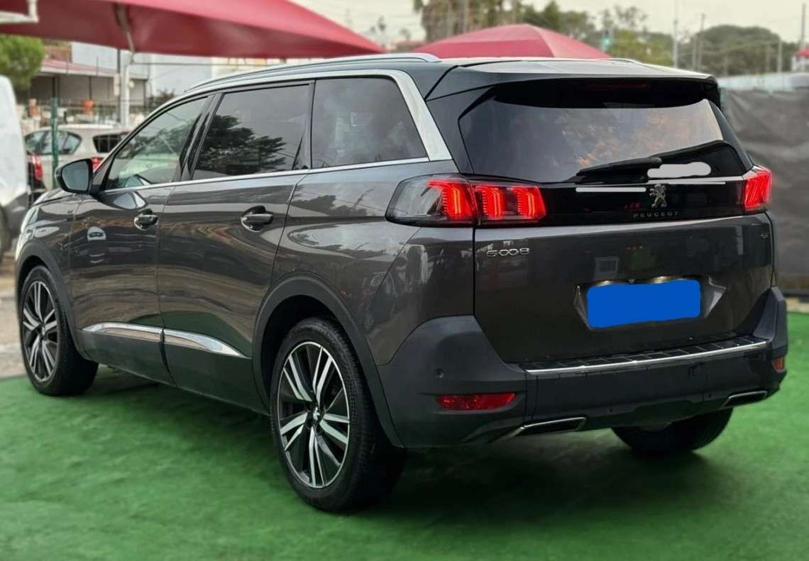 peugeot-5008-2021-diesel-1499cc