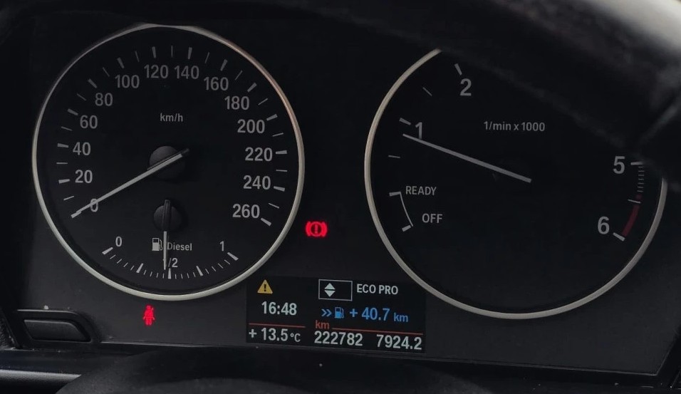 bmw-serie-1-116d-2013-diesel-1995cc
