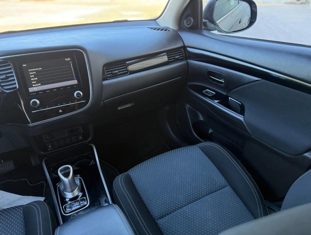 mitsubishi-outlander-2020-hibrido-a-gasolina-2360cc