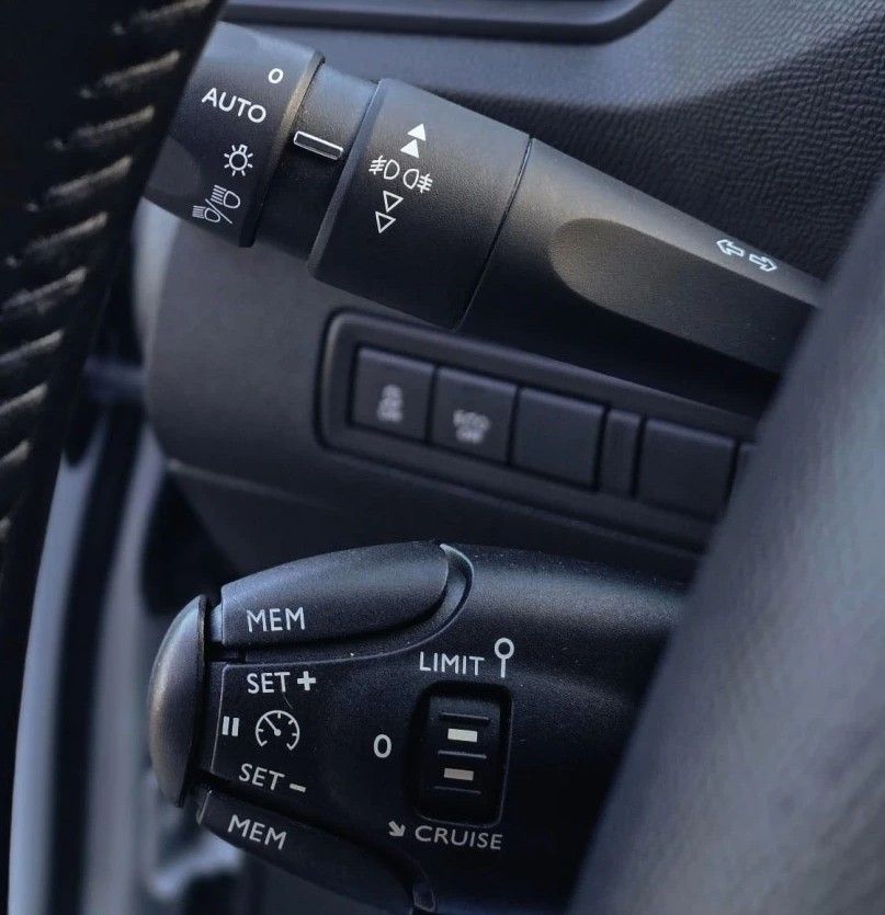 peugeot-308-2015-diesel-1560cc