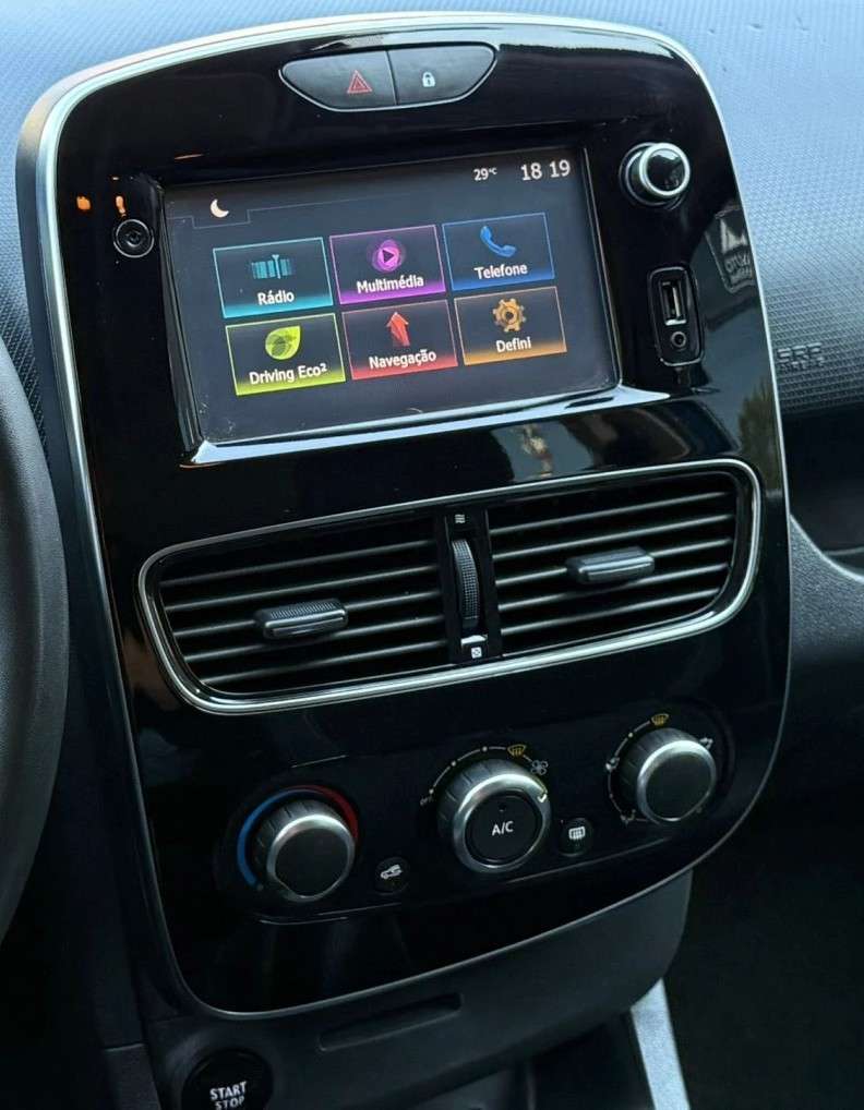 renault-clio-sport-tourer-2018-diesel-1461cc