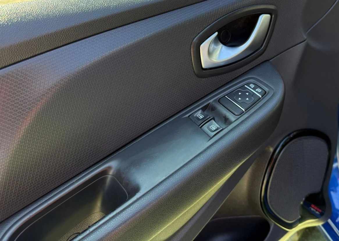 renault-clio-sport-tourer-2018-diesel-1461cc