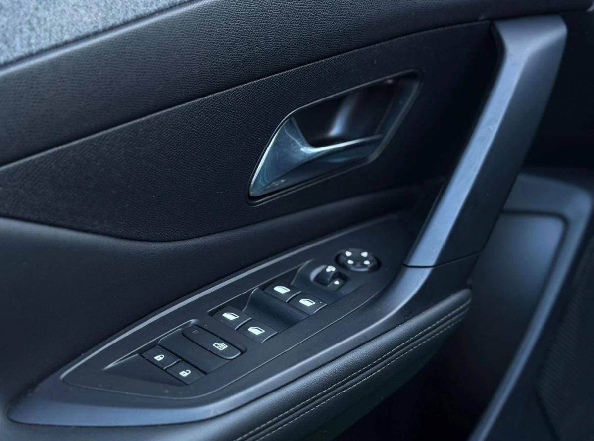 peugeot-308-sw-2023-diesel-1499cc