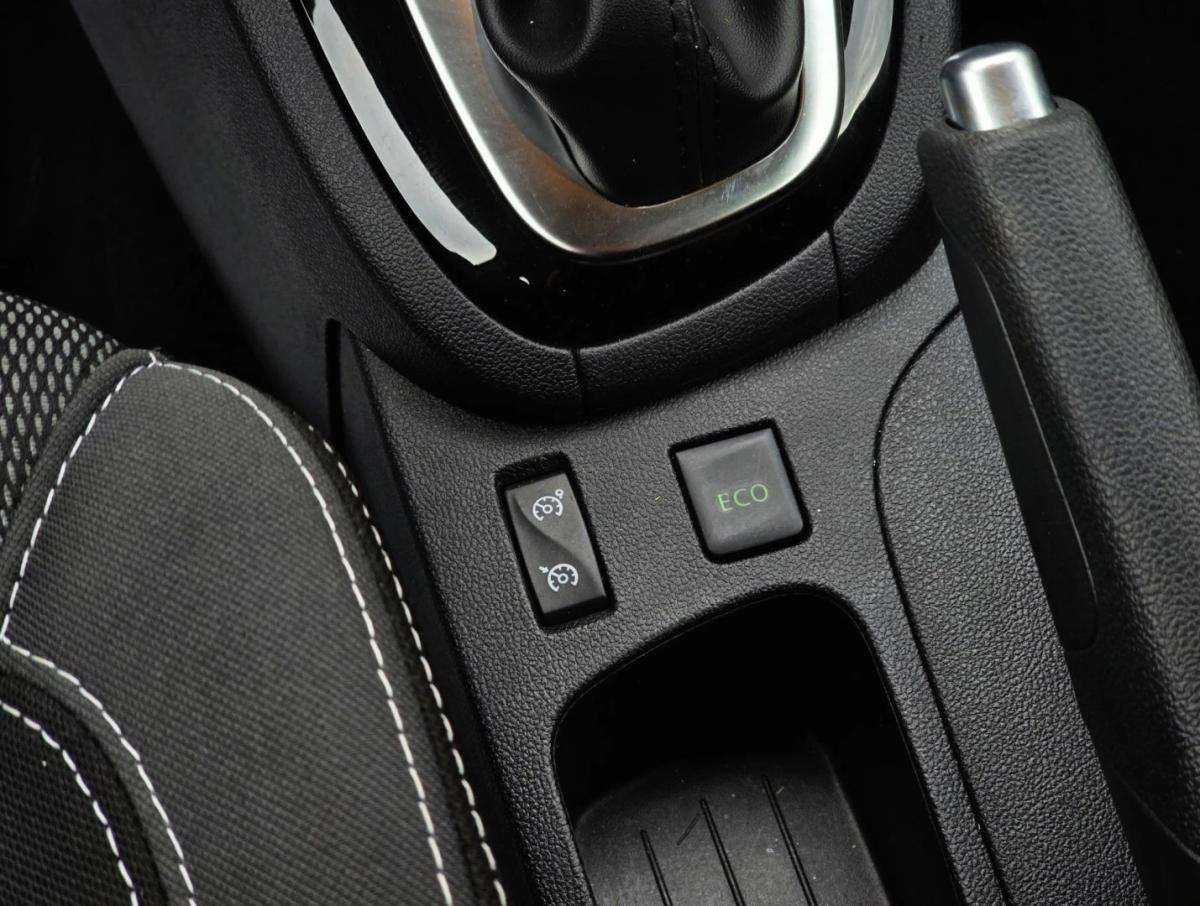 renault-clio-sport-tourer-2017-diesel-1461cc