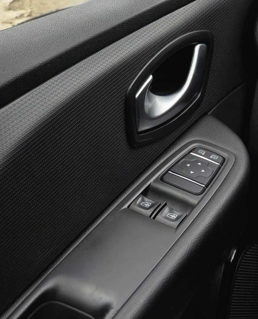 renault-clio-sport-tourer-2017-diesel-1461cc