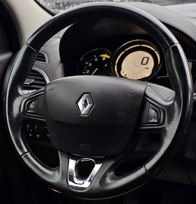 renault-megane-sport-tourer-2015-diesel-1461cc
