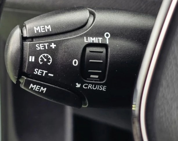 peugeot-5008-2017-diesel-1997cc