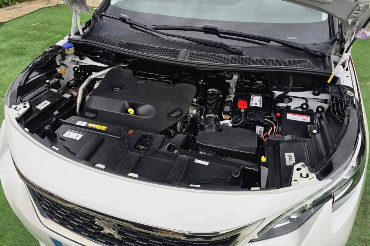 peugeot-5008-2017-diesel-1997cc
