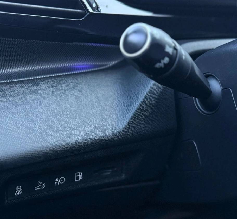 peugeot-308-2022-hibrido-a-gasolina-1598cc