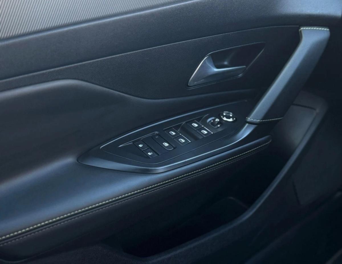 peugeot-308-2022-hibrido-a-gasolina-1598cc