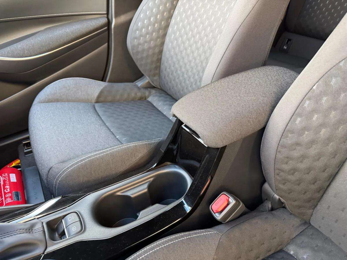 toyota-corolla-2024-hibrido-a-gasolina-1798cc