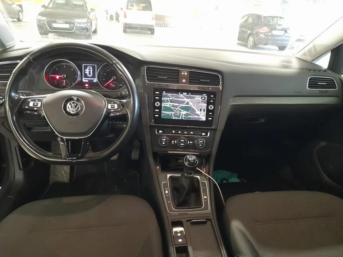 volkswagen-golf-variant-2019-diesel-1598cc
