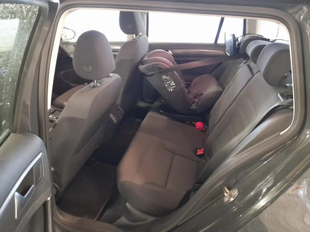 volkswagen-golf-variant-2019-diesel-1598cc