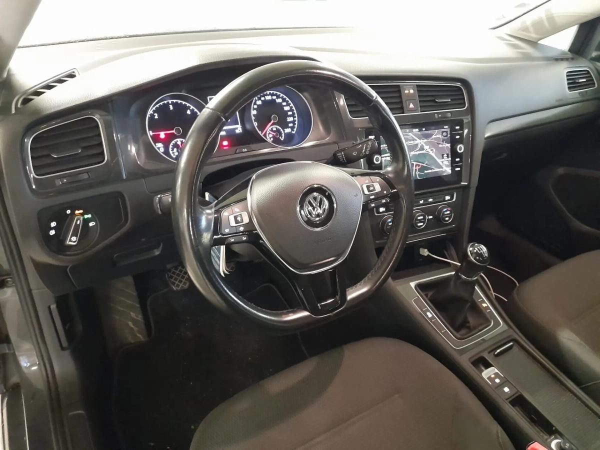 volkswagen-golf-variant-2019-diesel-1598cc