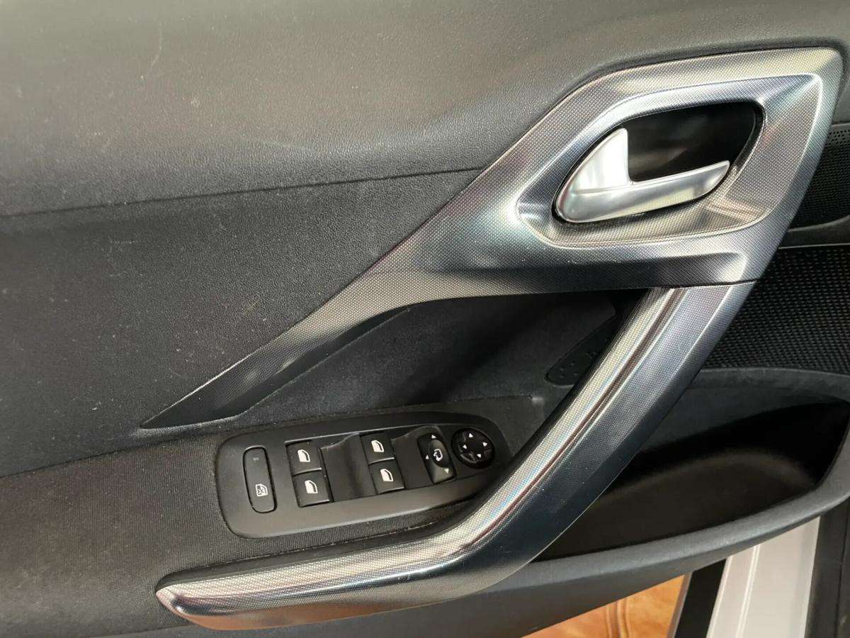 peugeot-2008-2016-gasolina-1199cc
