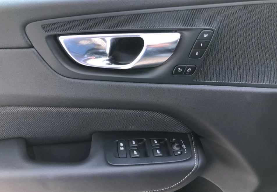 volvo-xc60-b6-2-0-awd-2020-gasolina-1969cc