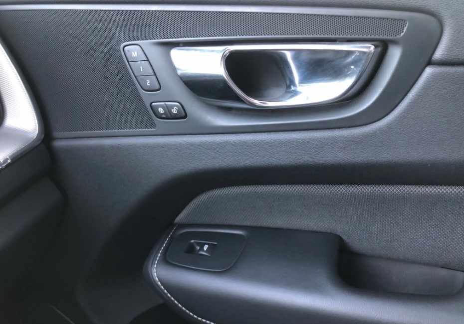 volvo-xc60-b6-2-0-awd-2020-gasolina-1969cc