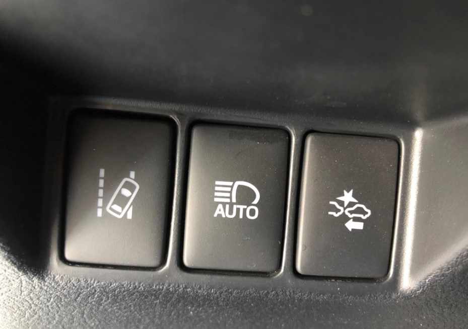 toyota-yaris-hybrid-1-5-vvt-i-2018-gasolina-1497cc