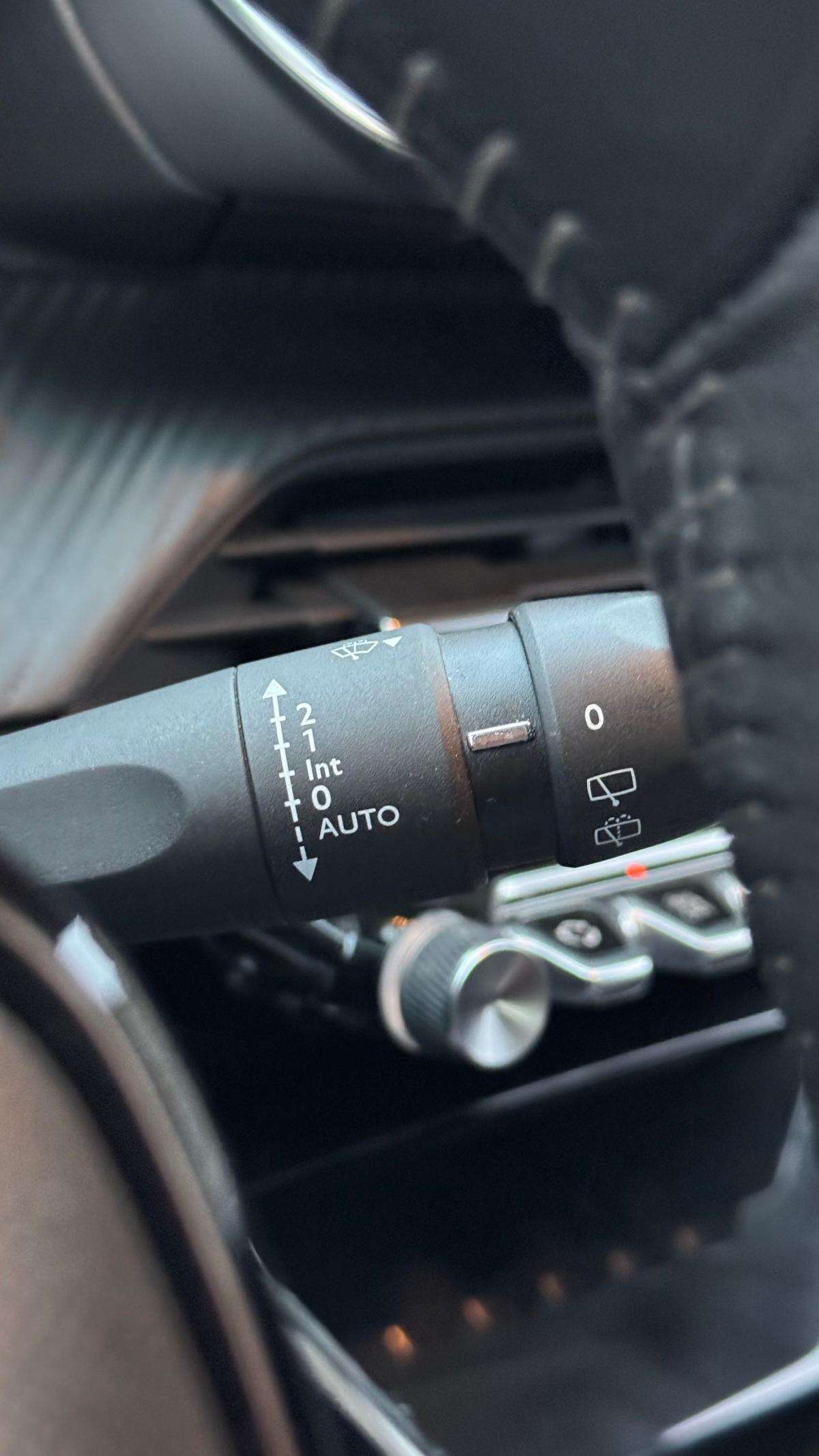 peugeot-208-2021-gasolina-1199cc