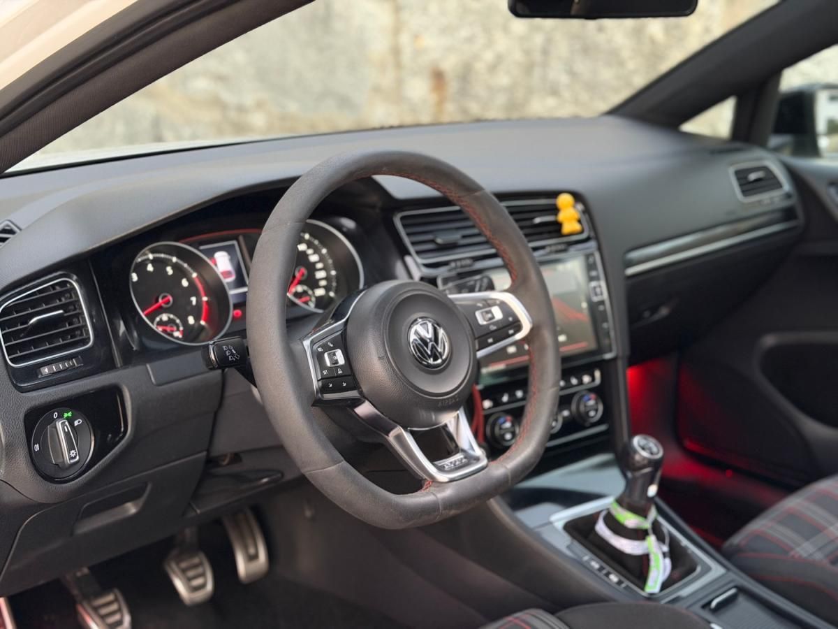 volkswagen-golf-2013-gasolina-1984cc